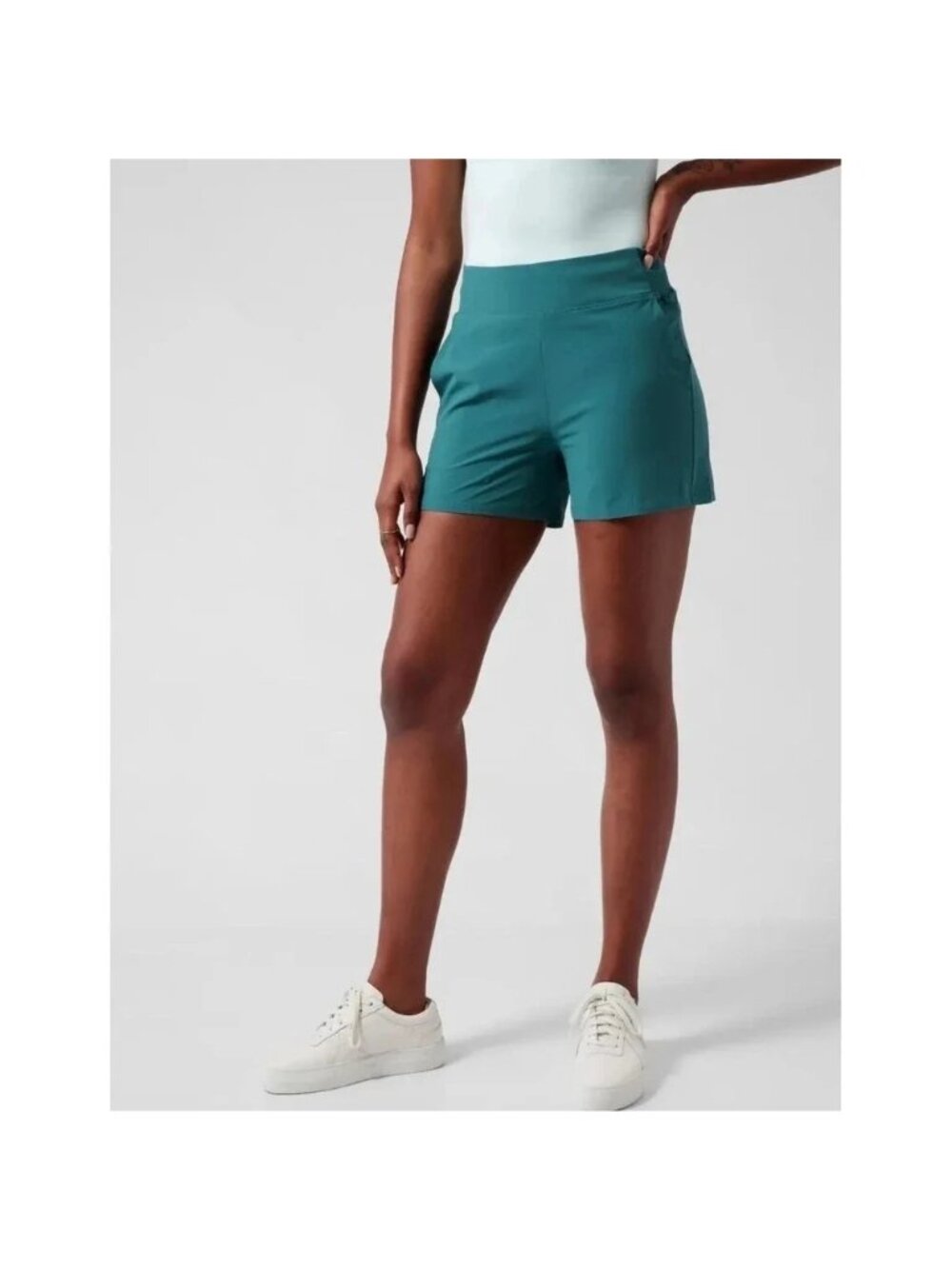 Athleta Brooklyn Mid Rise Shorts Teal Size 12